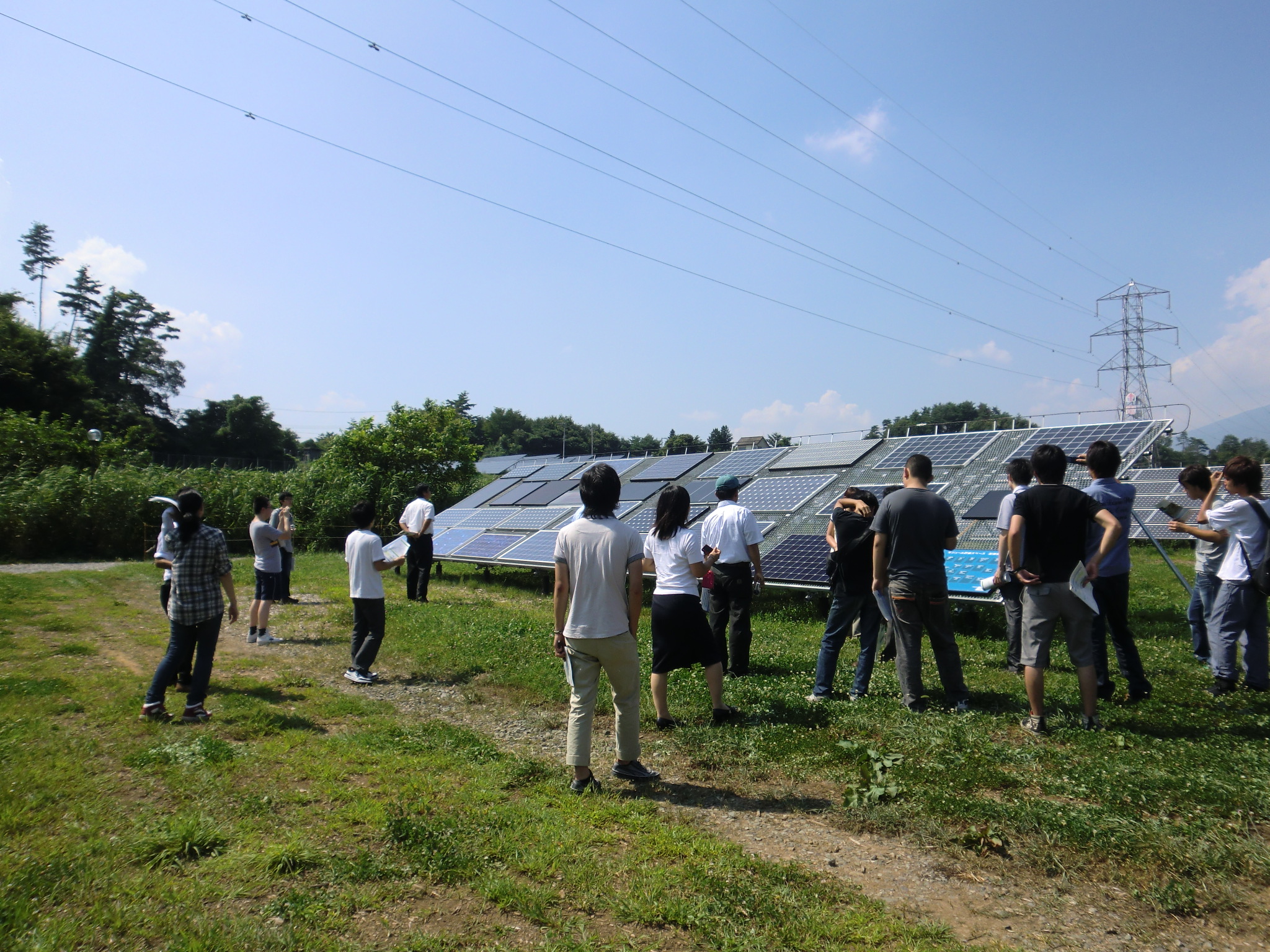 27種類の太陽電池の評価状況を見学